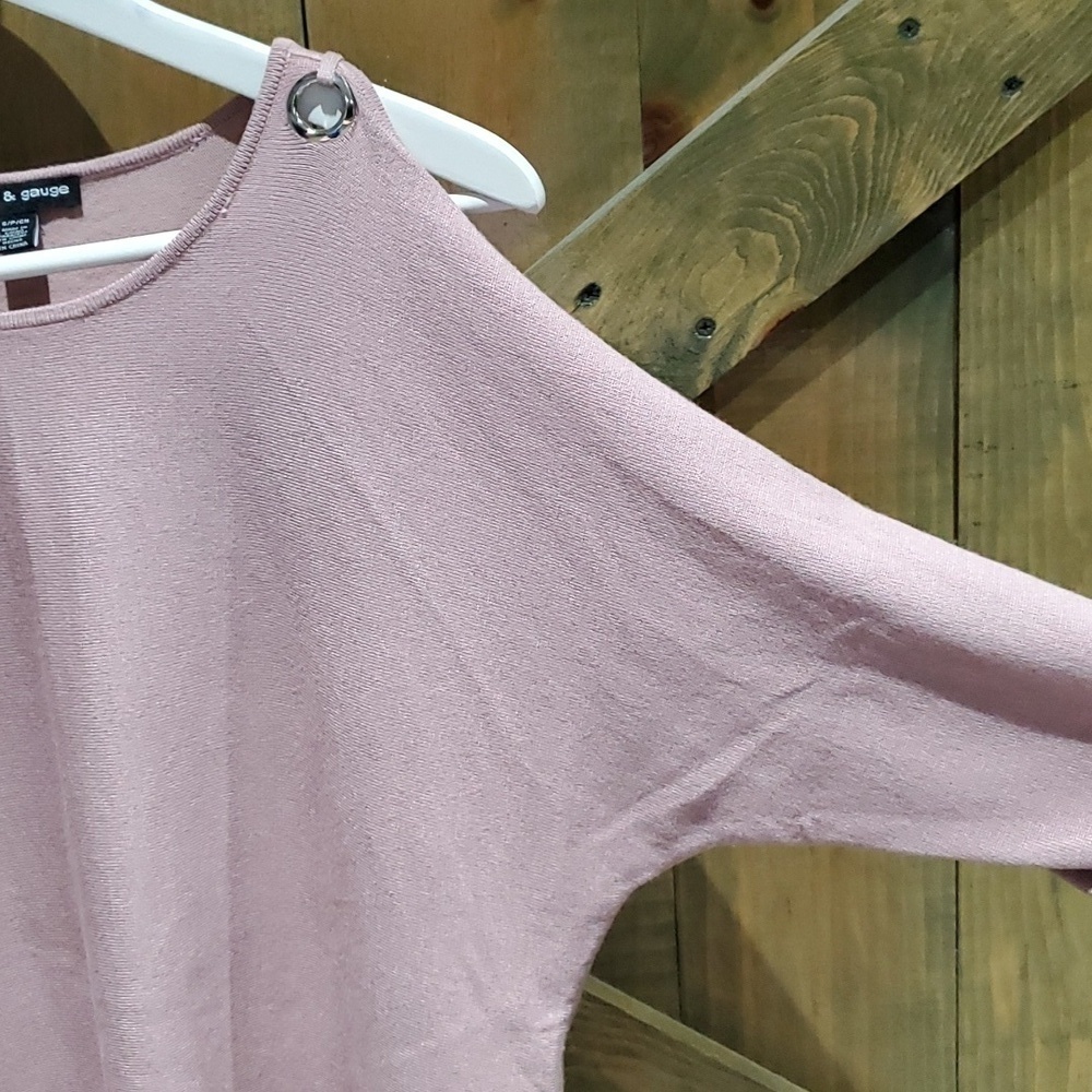 DRESSY PINK LONG SLEEVE TOP W CUT OUTS, COLD SHOULDER SILVER HARDWARE HIGH LOW - Picture 6 of 6